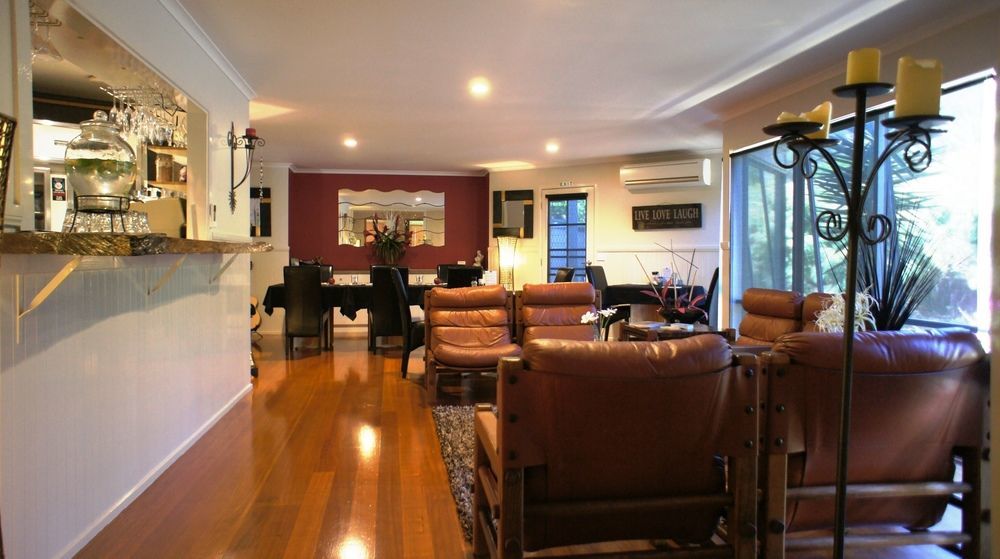 Venus Escapes Guesthouse วีนัสเบย์ ภายนอก รูปภาพ