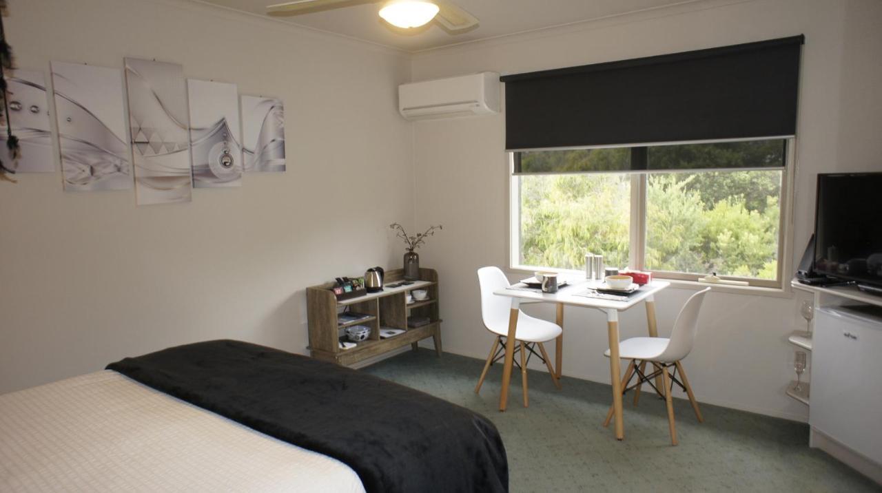 Venus Escapes Guesthouse วีนัสเบย์ ภายนอก รูปภาพ