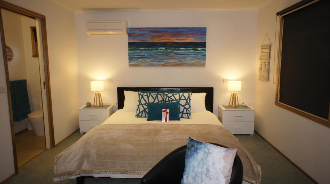 Venus Escapes Guesthouse วีนัสเบย์ ภายนอก รูปภาพ